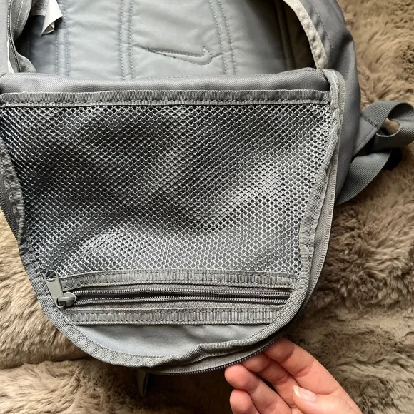 Nike Backpack Gym School Work Bag Casual Grey Green One Size - Picture 2 of 11